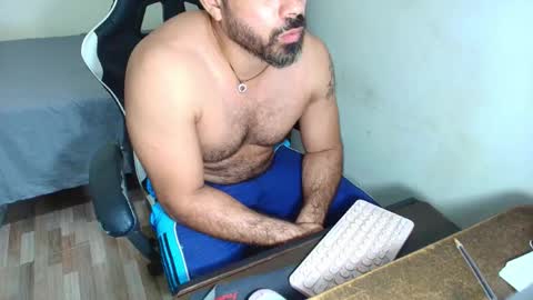 Snapshot of max_love25 chatting on February 7, 9:07 pm max_love25 online show from February 7, 9:07 pm