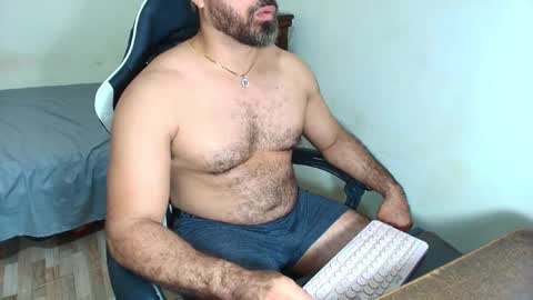 Snapshot of max_love25 chatting on February 23, 9:23 pm max_love25 online show from February 23, 9:23 pm