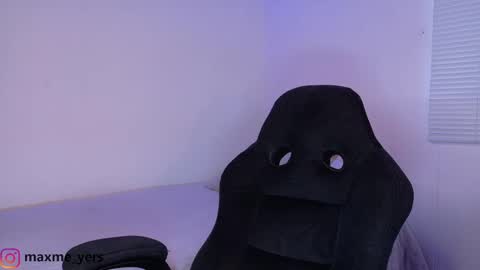 max_meyer online show from October 21, 10:21 pm