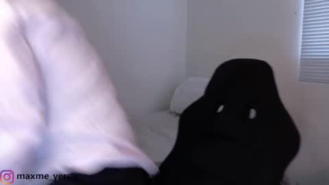 max_meyer online show from October 24, 9:33 pm