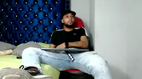 max_sexyhot26 online show from December 16, 3:40 am