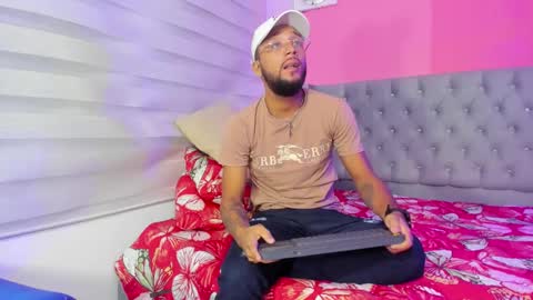 max_sexyhot26 online show from January 17, 5:32 am