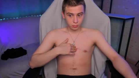 Max online show from March 12, 7:17 pm