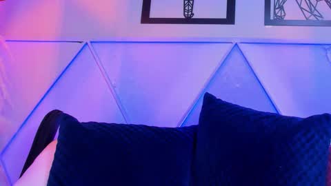 Max online show from September 23, 10:13 pm