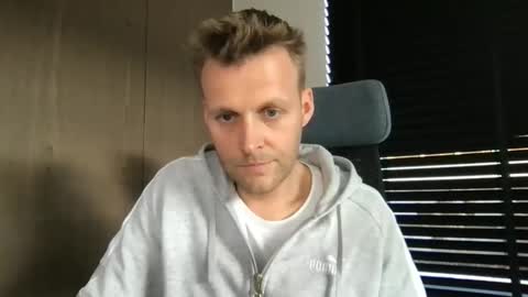 Max take off clothes online show from December 15, 1:26 pm