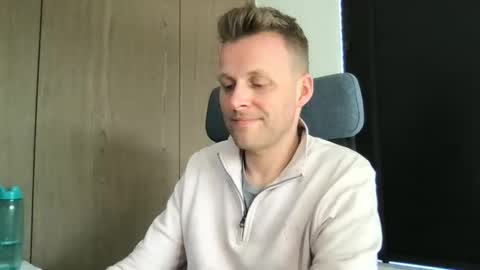 Max take off clothes online show from March 23, 1:15 pm