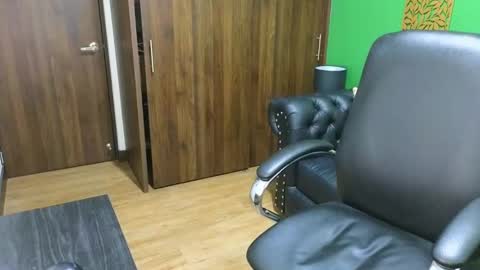 Max Taylor online show from December 3, 2:03 am