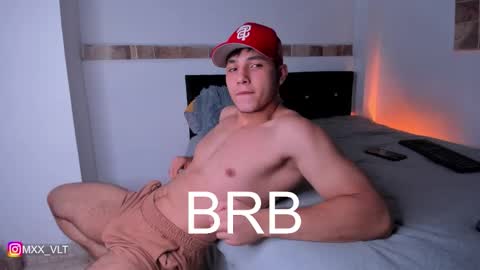 Snapshot of max_valiant1 chatting on October 27, 9:24 am max_valiant1 online show from October 27, 9:24 am