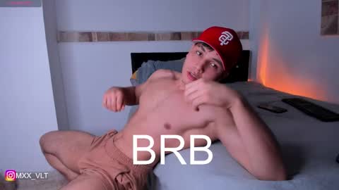 Snapshot of max_valiant1 chatting on October 28, 8:51 am max_valiant1 online show from October 28, 8:51 am