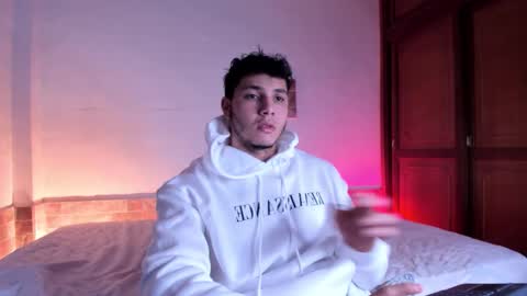 Snapshot of max_valiant1 chatting on November 14, 7:01 pm max_valiant1 online show from November 14, 7:01 pm