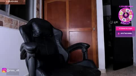 Snapshot of max_valiant1 chatting on November 28, 5:54 am max_valiant1 online show from November 28, 5:54 am