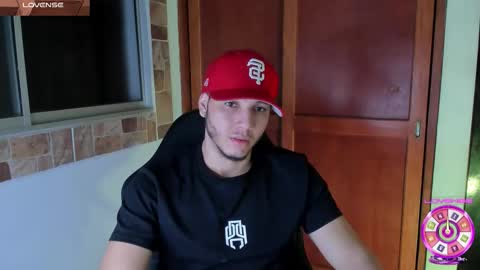 Snapshot of max_valiant1 chatting on December 18, 4:29 am max_valiant1 online show from December 18, 4:29 am