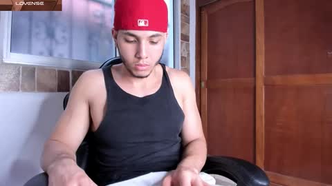 Snapshot of max_valiant1 chatting on January 5, 6:55 pm max_valiant1 online show from January 5, 6:55 pm