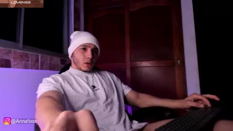 Snapshot of max_valiant1 chatting on January 13, 4:40 am max_valiant1 online show from January 13, 4:40 am