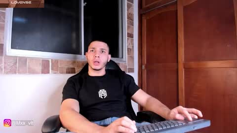 Snapshot of max_valiant1 chatting on January 18, 1:42 am max_valiant1 online show from January 18, 1:42 am