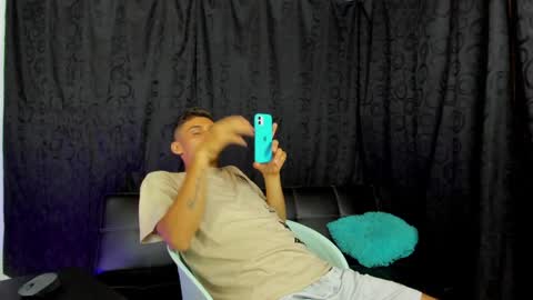 MAX     online show from December 24, 7:49 am