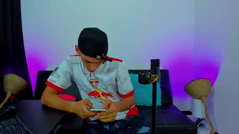 MAX     online show from October 27, 6:23 pm