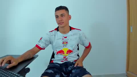Snapshot of max_wild01 chatting on June 22, 7:55 pm MAX online show from June 22, 7:55 pm