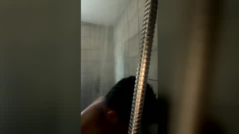 Snapshot of maxbee1323 chatting on March 16, 3:05 pm maxbee1323 online show from March 16, 3:05 pm