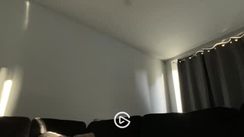 Snapshot of maxbose666 chatting on November 17, 2:01 pm Max online show from November 17, 2:01 pm
