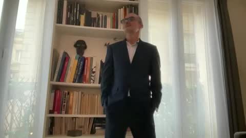 Max Mikado online show from December 1, 1:38 pm