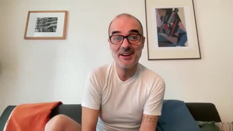 Snapshot of maxbow chatting on February 12, 12:00 pm Max Mikado online show from February 12, 12:00 pm