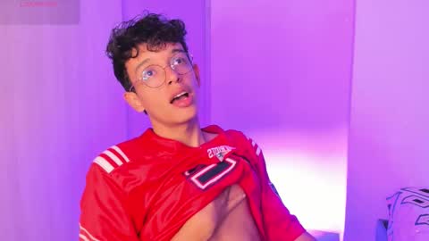 Snapshot of maxfrost1 chatting on March 1, 1:51 am Max online show from March 1, 1:51 am