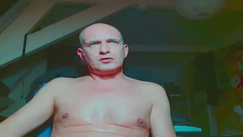 Snapshot of maxhardcore77 chatting on November 19, 10:21 pm maxhardcore77 online show from November 19, 10:21 pm