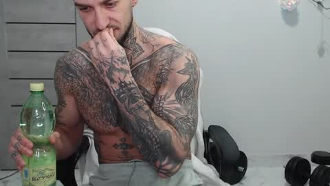 Maximus Fox online show from April 10, 6:29 am