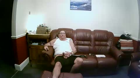MAX online show from December 21, 11:24 pm