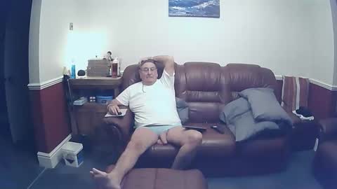 MAX online show from October 19, 9:59 pm