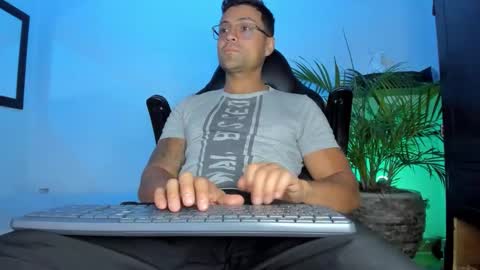 MAXI      online show from March 25, 4:29 am