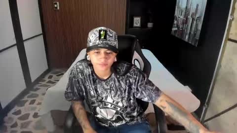 Snapshot of maxigarcia_ chatting on May 15, 10:06 pm Maxi online show from May 15, 10:06 pm