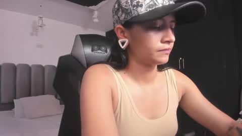 Snapshot of maxigarcia_ chatting on May 23, 11:09 pm Maxi online show from May 23, 11:09 pm