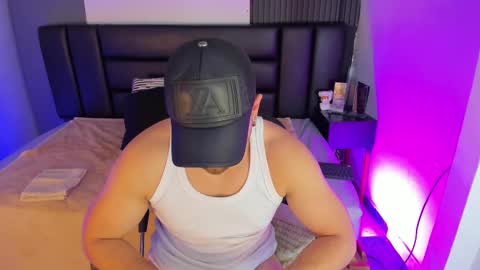 Snapshot of maxiimo_wolf chatting on March 3, 2:26 am Maximo Wolf online show from March 3, 2:26 am