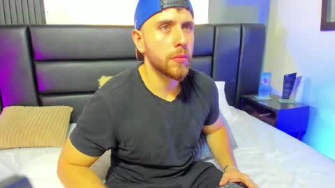 Snapshot of maxiimo_wolf chatting on September 9, 8:08 pm Maximo Wolf online show from September 9, 8:08 pm