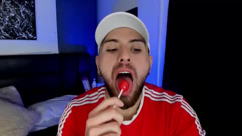 Snapshot of maxiimo_wolf chatting on September 27, 8:47 pm Maximo Wolf online show from September 27, 8:47 pm