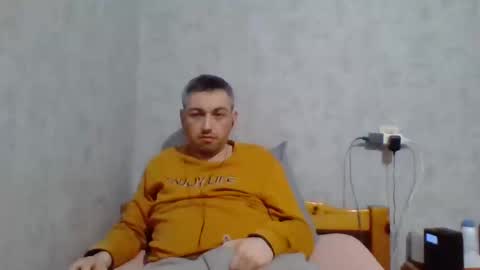 Snapshot of maximefrxx chatting on February 9, 9:17 pm Maxime online show from February 9, 9:17 pm