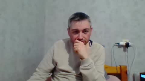Snapshot of maximefrxx chatting on February 16, 9:48 pm Maxime online show from February 16, 9:48 pm