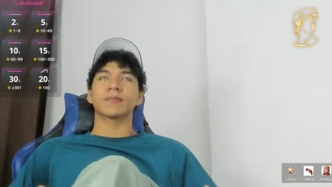 Snapshot of maximiliano_kh4lil chatting on May 31, 12:56 pm Maximiliano online show from May 31, 12:56 pm