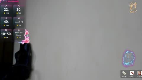 Snapshot of maximiliano_kh4lil chatting on June 24, 12:26 pm Maximiliano online show from June 24, 12:26 pm