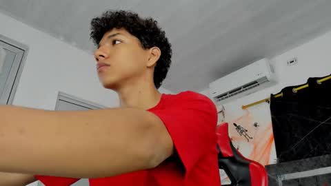 Maximiliano online show from November 2, 8:44 pm