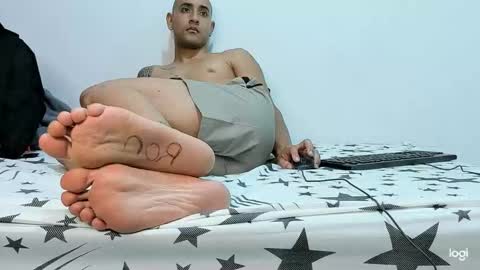 Snapshot of maximo004 chatting on February 4, 10:36 pm Maximo online show from February 4, 10:36 pm