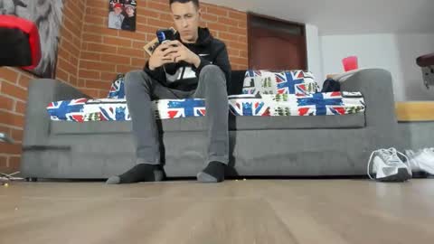 Snapshot of maximo__77 chatting on March 18, 3:42 am maximo__77 online show from March 18, 3:42 am