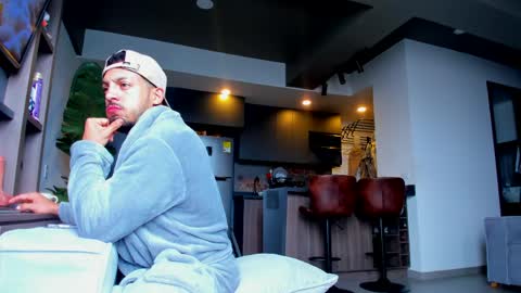 maximo_and_marcelo online show from April 9, 12:10 pm