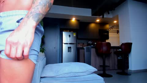 maximo_and_marcelo online show from April 10, 12:21 pm