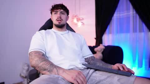 Maximo online show from February 24, 4:21 am