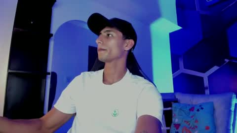 Snapshot of maximo_romano chatting on August 7, 7:16 pm Maximo online show from August 7, 7:16 pm