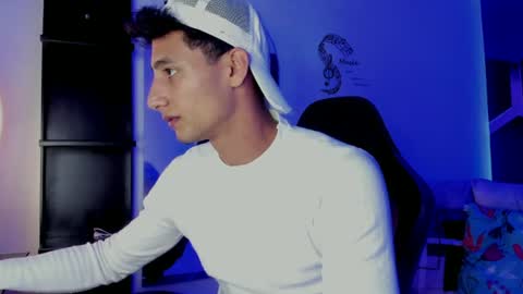 Snapshot of maximo_romano chatting on August 8, 7:16 pm Maximo online show from August 8, 7:16 pm
