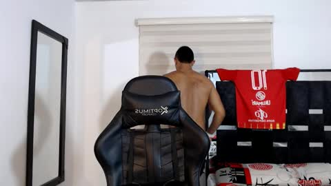Snapshot of maximo_sebastian chatting on June 3, 2:03 am Maximo Sebastian online show from June 3, 2:03 am